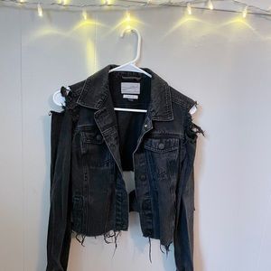 Black Distressed Cropped Jean/ Denim Jacket -small